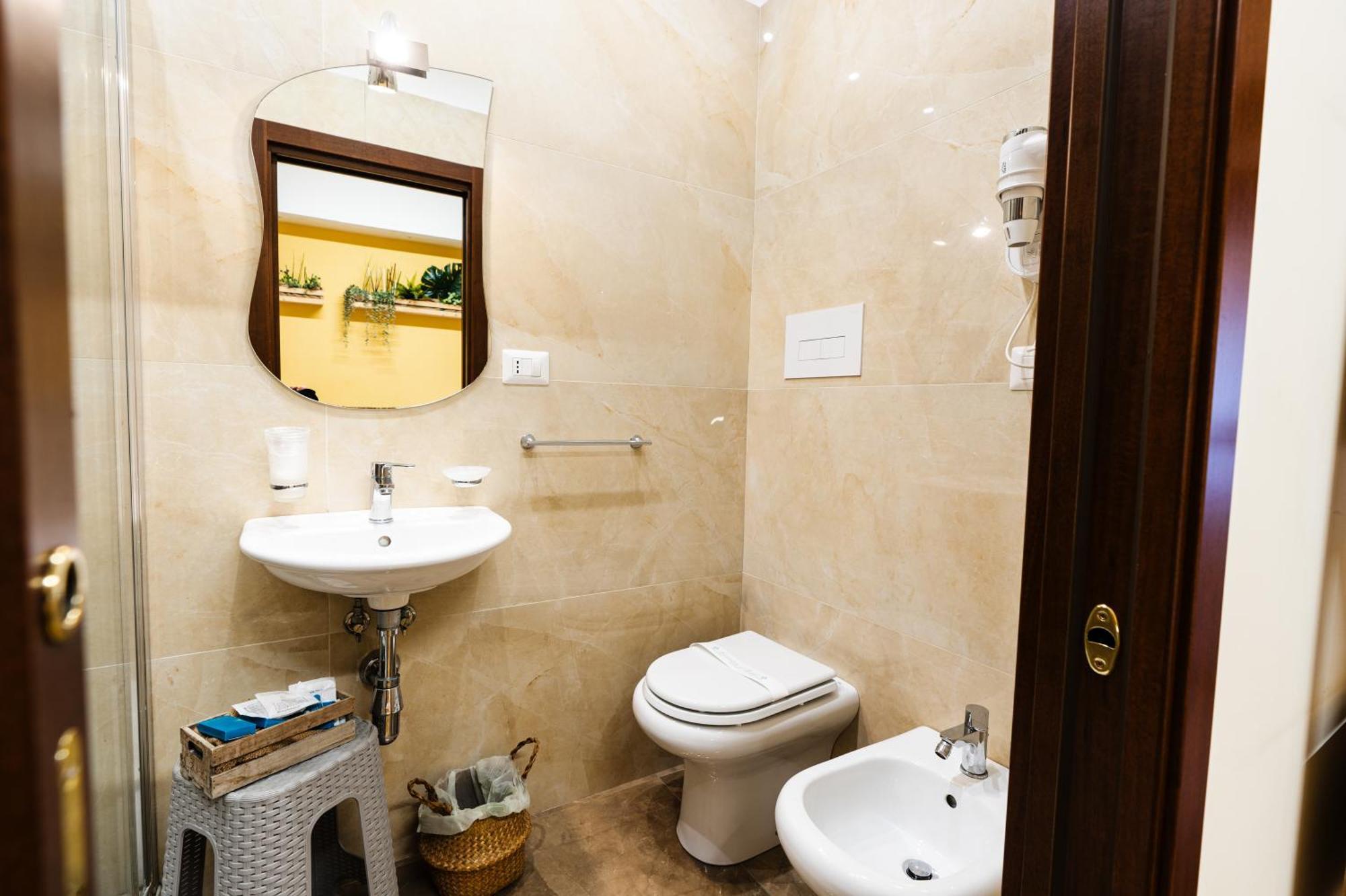 Santa Croce Rooms บาร์เลตตา ภายนอก รูปภาพ